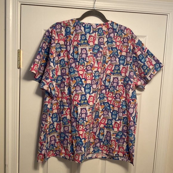 2 piece Crest scrub set…Multicolor top & hot pink elastic waist pants…size XL - Picture 3 of 6